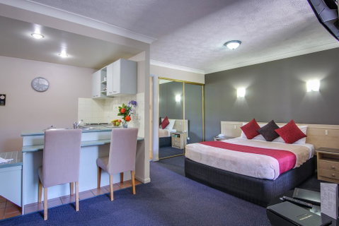 AAA Airport Albion Manor Apartments And Motel - Lennox Head Accommodation 0