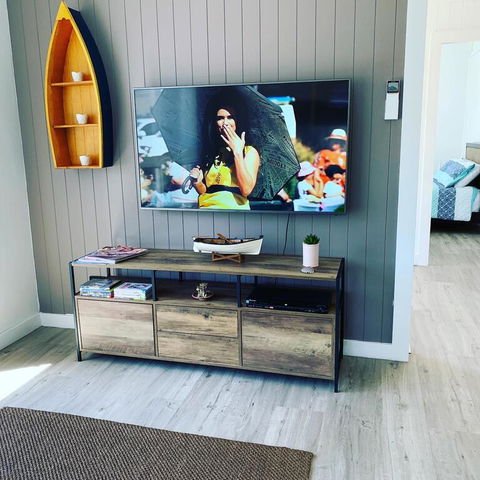 Abode Callala Beach Jervis Bay - 100m To Beach! - Lennox Head Accommodation 3