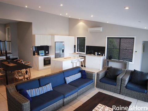 Absolutely Avoca - 114a Avoca Drive, Avoca Beach - Lennox Head Accommodation 2