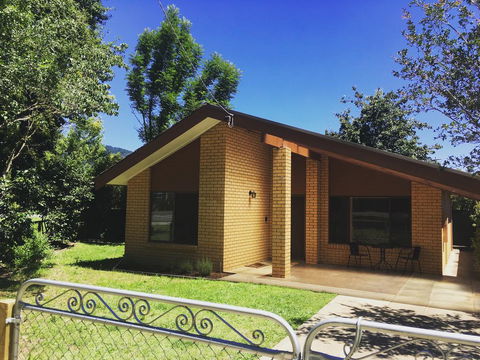 Acorn Lodge - Lennox Head Accommodation 0