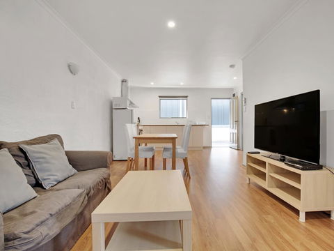 Adelaide Holiday Homes - Lennox Head Accommodation 2