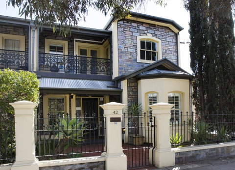 Adelaide Mackinnon - Lennox Head Accommodation 0