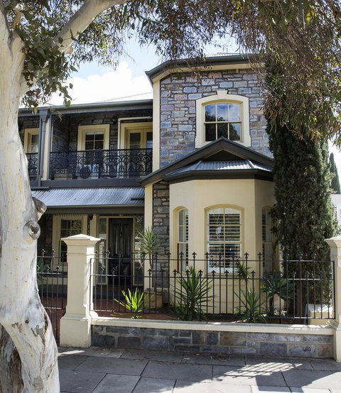 Adelaide Mackinnon - Lennox Head Accommodation 3
