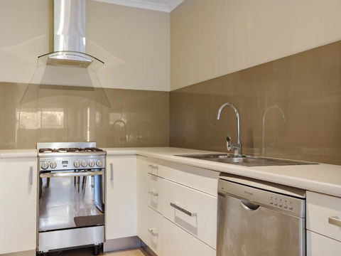 Eagle Heights Holiday Units - Lennox Head Accommodation 3