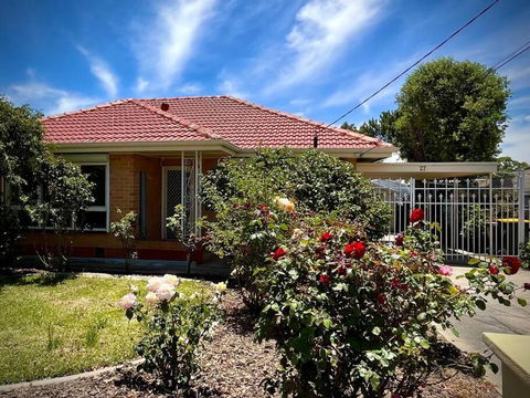 Entire House Between Marion /Flinders University - Lennox Head Accommodation 0