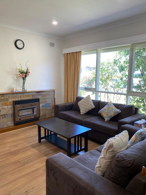 Entire House Between Marion /Flinders University - Lennox Head Accommodation 3