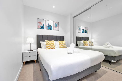 EPORO Tower Modern Apartments Melbourne Central CBD - Lennox Head Accommodation 1