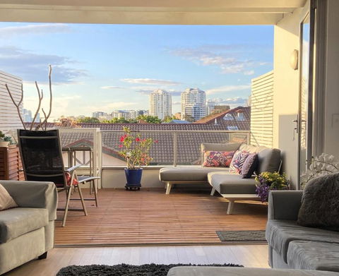 Fab Penthouse Near Bondi / Bronte, Shops & Bars - Lennox Head Accommodation 0