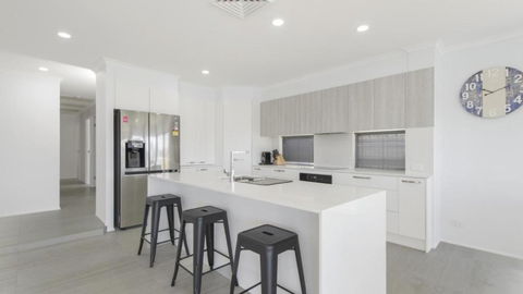 FLOATING ON THE CANALS - 80 COMMODORE CRES - Lennox Head Accommodation 3