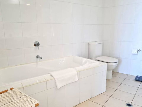 Glam Apartment 21 - Lennox Head Accommodation 4