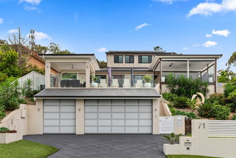 HEATed Pool, Lake & Beach, Luxury 5 B/R House - Lennox Head Accommodation 3