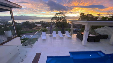 HEATed Pool, Lake & Beach, Luxury 5 B/R House - Lennox Head Accommodation 1