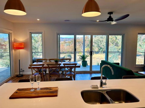 House On The Hill - Lennox Head Accommodation 0
