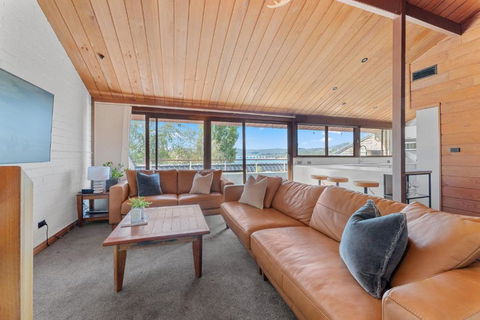 Ibis On Lake Jindabyne - Lennox Head Accommodation 0