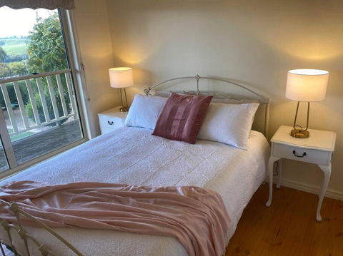 IRONBARK FARM Farmhouse On 52 Acres In The Scenic Yarra Valley - Lennox Head Accommodation 3