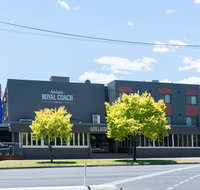 Adelaide Royal Coach - Lennox Head Accommodation