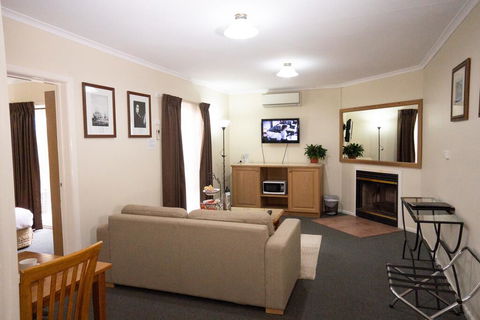 Admiralty Inn - Lennox Head Accommodation 1