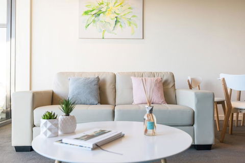Albert Park City View Stylish 1 Bedroom Apartment - Lennox Head Accommodation 2