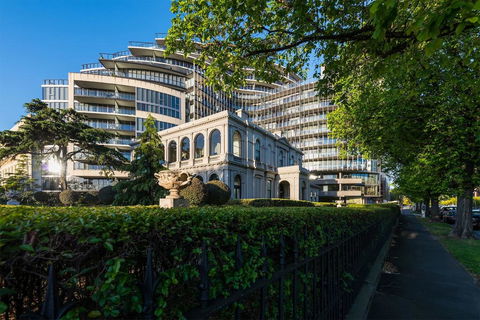 Albert Park City View Stylish 1 Bedroom Apartment - Lennox Head Accommodation 0