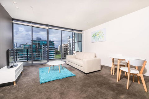 Albert Park City View Stylish 1 Bedroom Apartment - Lennox Head Accommodation 3