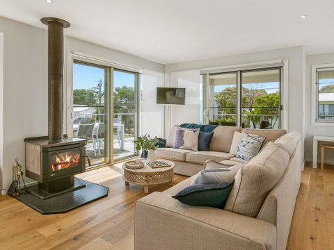 All Decked Out - Lennox Head Accommodation 1