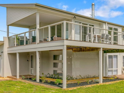 All Decked Out - Lennox Head Accommodation 0