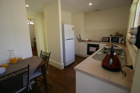 Annies Garden Cottage - Lennox Head Accommodation 1