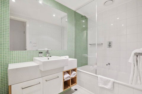 APOLLO BLUE 6 - Modern Waterfront Apartment - Lennox Head Accommodation 1