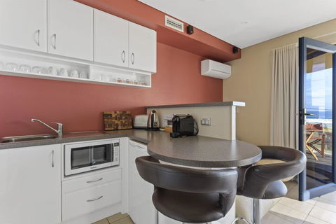 Aqua Shores Studio - Lennox Head Accommodation 1