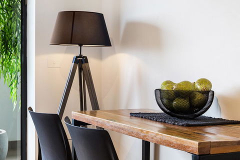 Artsy Apartment CBD City Views And Balcony - Lennox Head Accommodation 2