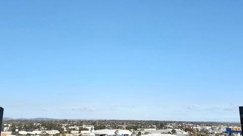 M-city Apartment - Executive Twin King Ensuites - Fully Equipped - Free Parking, Fast Wifi, Smart TV, Netflix, Complementary Drinks & Amenities - M-city Shopping Centre Clayton 3168 - Lennox Head Accommodation 1