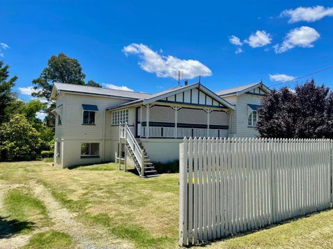 MAGNOLIA HOUSE ON THE CREEK - STANTHORPE - Lennox Head Accommodation 0