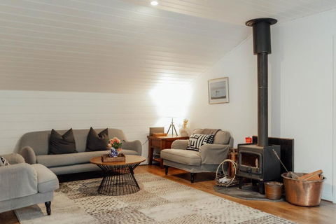MARYBANK ESTATE - BARN LOFT - Lennox Head Accommodation 0