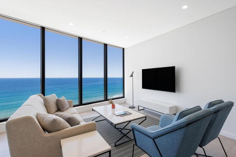 Meriton Suites Surfers Paradise - Lennox Head Accommodation 2