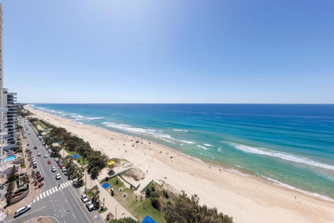 Meriton Suites Surfers Paradise - Lennox Head Accommodation 3