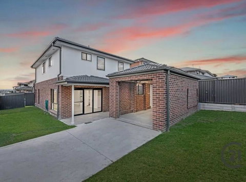 New 5 Bedroom House In Rousehill - Lennox Head Accommodation 0