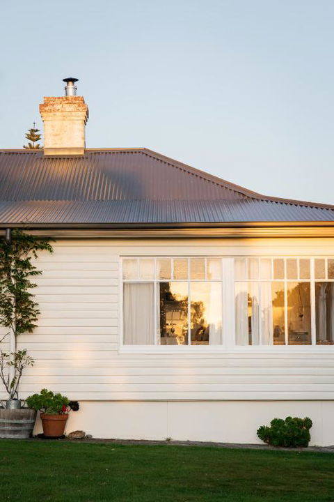 Ocean Beach Front, 3 Capes Cottage. - Lennox Head Accommodation 1