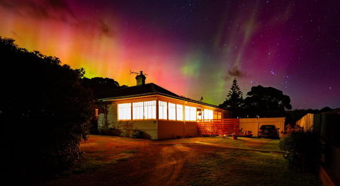 Ocean Beach Front, 3 Capes Cottage. - Lennox Head Accommodation 0