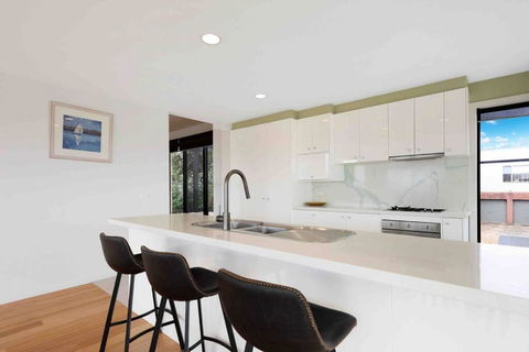 Ocean Escape- 5 Bedroom, 3 Bath- Sleeps 11 - Lennox Head Accommodation 1