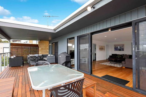 Ocean Escape- 5 Bedroom, 3 Bath- Sleeps 11 - Lennox Head Accommodation 2