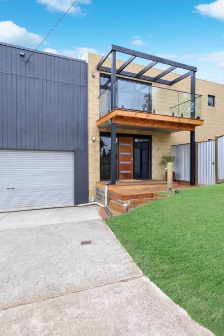 Ocean Escape- 5 Bedroom, 3 Bath- Sleeps 11 - Lennox Head Accommodation 0