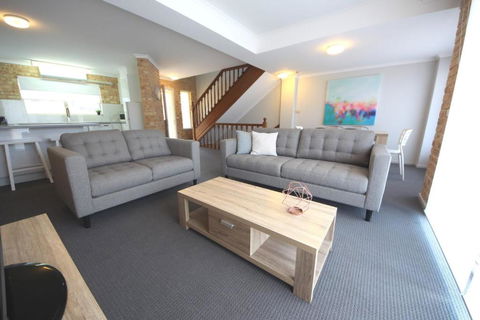 Ocean Shores Unit 4 Of 8 - 12 Paragon Ave South West Rocks - No Sheets Or Towels Provided - Lennox Head Accommodation 0