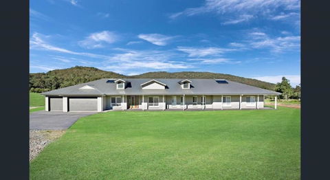 ON Keppies - BnB - Family Farm & Wedding Guest Accommodation Paterson NSW - Lennox Head Accommodation 0
