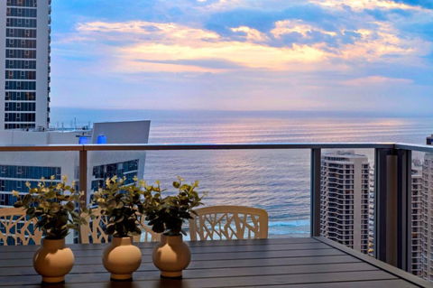 OCEAN VIEW APARTMENTS - Circle On Cavill - Self Contained & Privately Managed - Lennox Head Accommodation 0