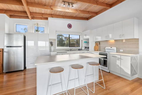 Ocean Views On Aldebaran - Sleeps 11 - Lennox Head Accommodation 2