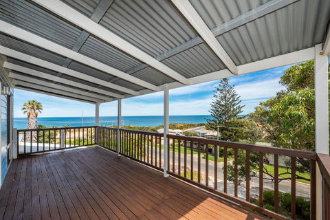 Ocean Vista Large Modern Home With Ocean Views - Lennox Head Accommodation 3