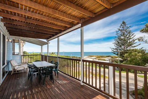 Ocean Vista Large Modern Home With Ocean Views - Lennox Head Accommodation 2