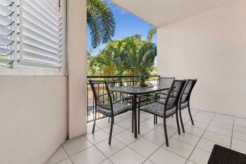Oceanbreeze Apartment In Cairns North - Lennox Head Accommodation 1