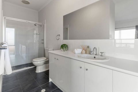 Oceanview At Encounter - 4BR Family Escape - Lennox Head Accommodation 3