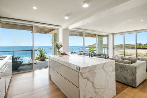 On The Rocks - Beachfront To Convent Beach - Lennox Head Accommodation 2
